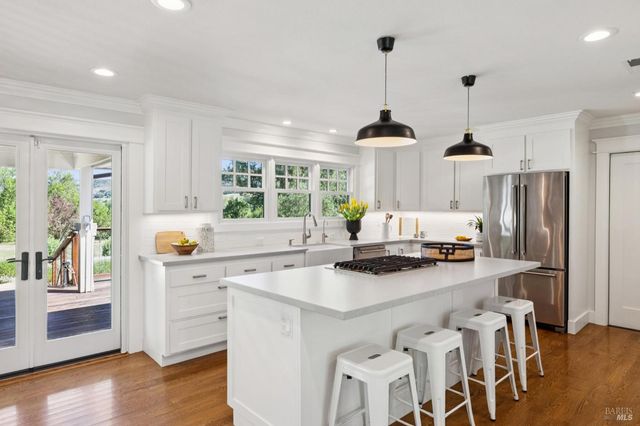 21730 Burndale Rd, Sonoma, CA 95476