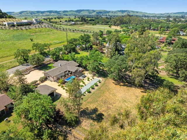 21730 Burndale Rd, Sonoma, CA 95476