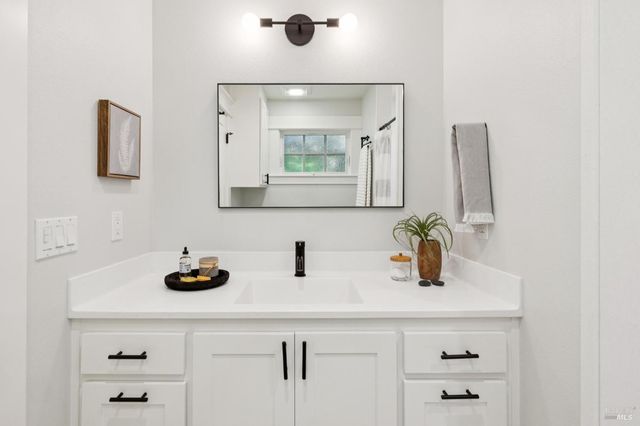 21730 Burndale Rd, Sonoma, CA 95476