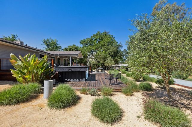 21730 Burndale Rd, Sonoma, CA 95476