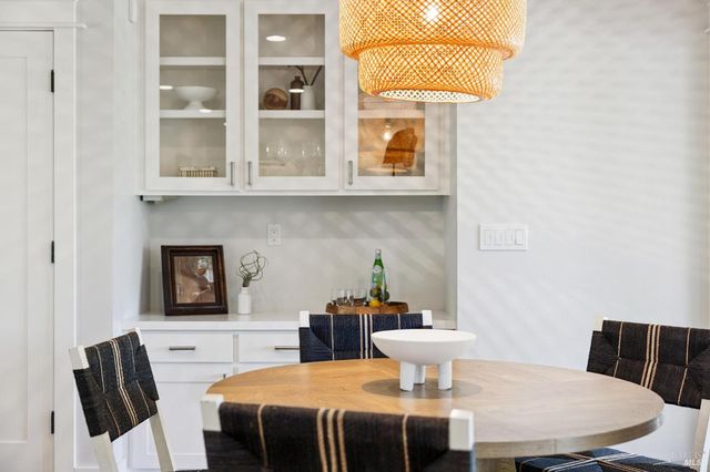 21730 Burndale Rd, Sonoma, CA 95476