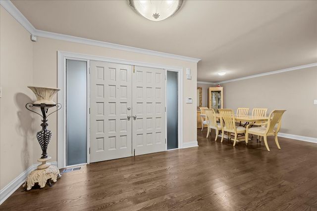 3931 Miller Drive, Glenview, IL 60026