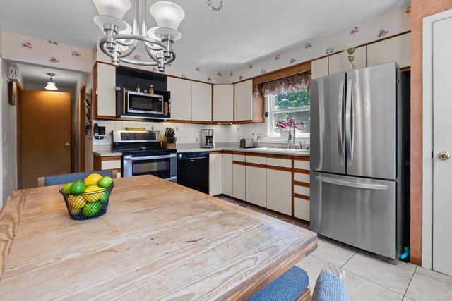 418 S WEIMAR STREET, Appleton, WI 54915