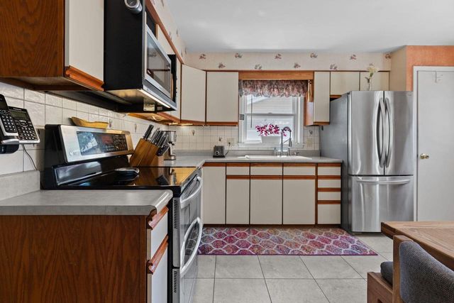 418 S WEIMAR STREET, Appleton, WI 54915