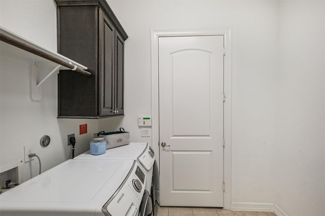 10 Silent Way Drive, Sugar Land, TX 77498