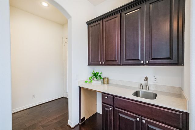 10 Silent Way Drive, Sugar Land, TX 77498