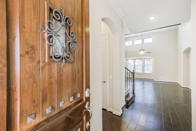 10 Silent Way Drive, Sugar Land, TX 77498