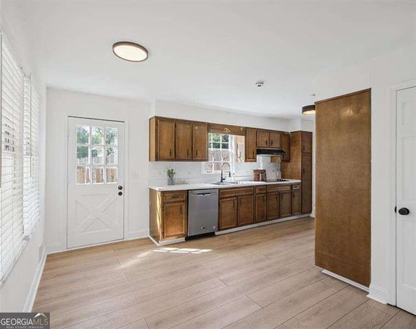3167 Mountain Creek Lane NE, Roswell, GA 30075