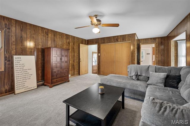 207 Hillsdale Drive, Ballwin, MO 63011