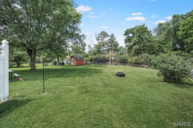 207 Hillsdale Drive, Ballwin, MO 63011