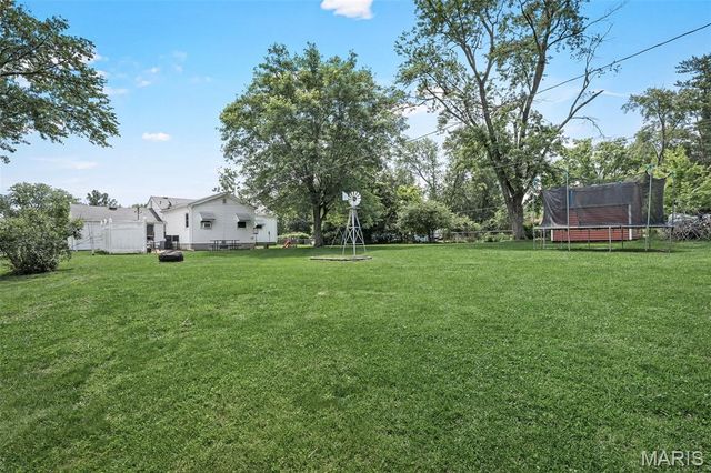 207 Hillsdale Drive, Ballwin, MO 63011