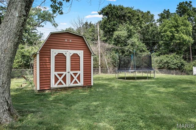 207 Hillsdale Drive, Ballwin, MO 63011