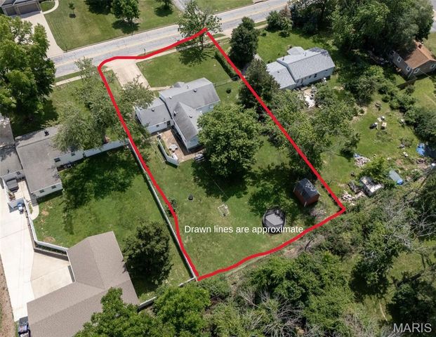 207 Hillsdale Drive, Ballwin, MO 63011