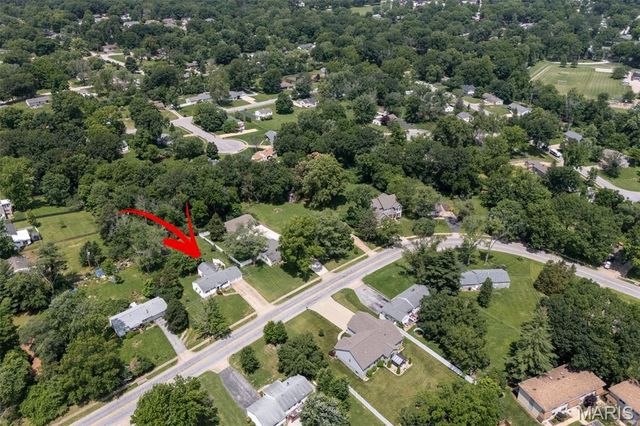 207 Hillsdale Drive, Ballwin, MO 63011