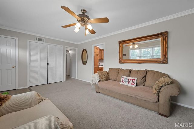 207 Hillsdale Drive, Ballwin, MO 63011