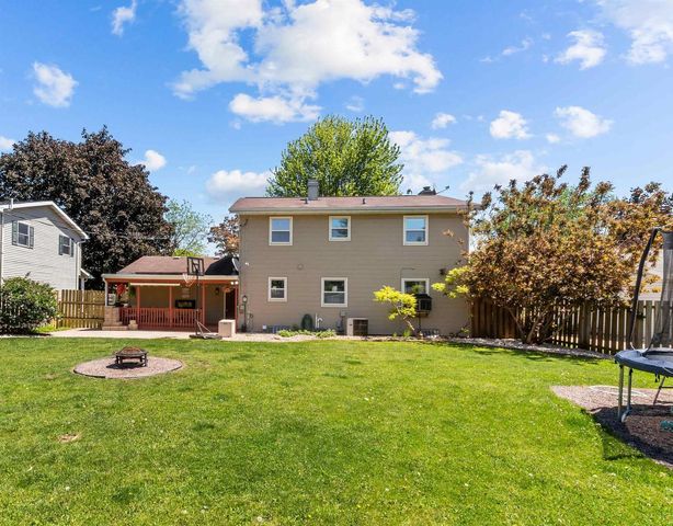 1147 GREEN ACRES LANE, Neenah, WI 54956
