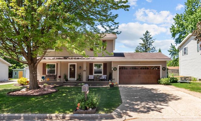 1147 GREEN ACRES LANE, Neenah, WI 54956