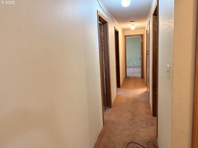 93924 KIRKENDALL Ln, North Bend, OR 97459