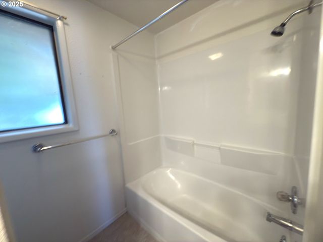 93924 KIRKENDALL Ln, North Bend, OR 97459