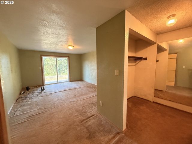 93924 KIRKENDALL Ln, North Bend, OR 97459