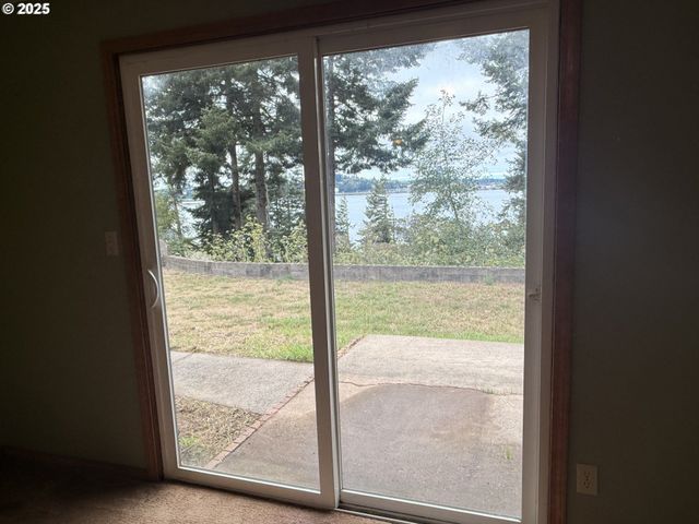 93924 KIRKENDALL Ln, North Bend, OR 97459