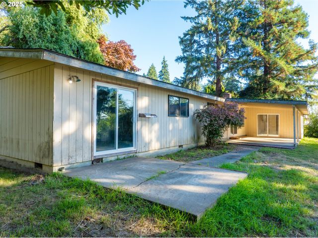 93924 KIRKENDALL Ln, North Bend, OR 97459