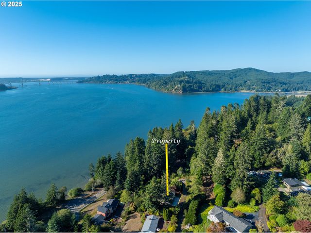 93924 KIRKENDALL Ln, North Bend, OR 97459