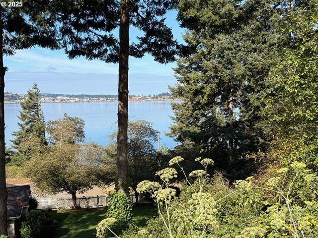 93924 KIRKENDALL Ln, North Bend, OR 97459