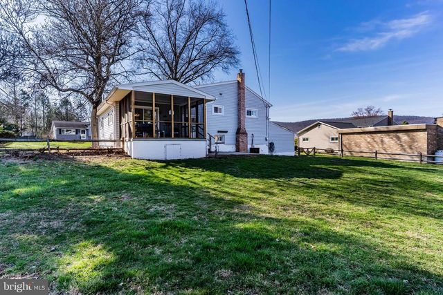 2173 CAROL DR, Harrisburg, PA 17110