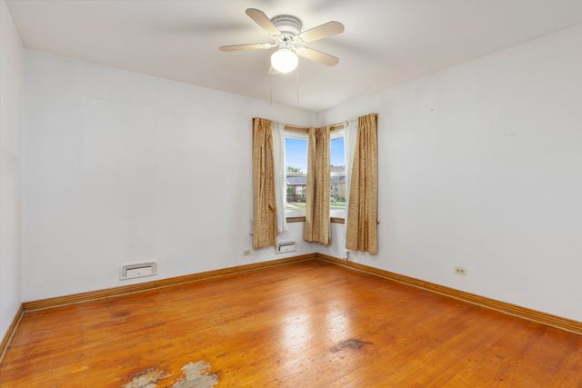 9643 S Richmond Avenue, Evergreen Park, IL 60805