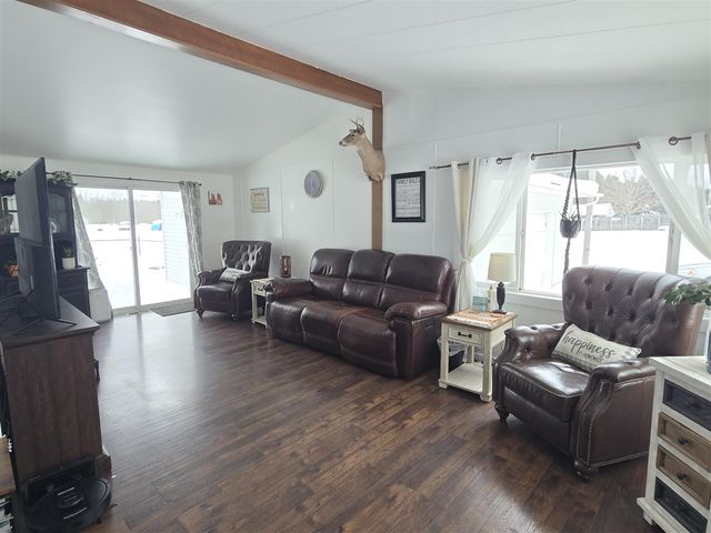 6025 W Shelby Road, Shelby, MI 49455