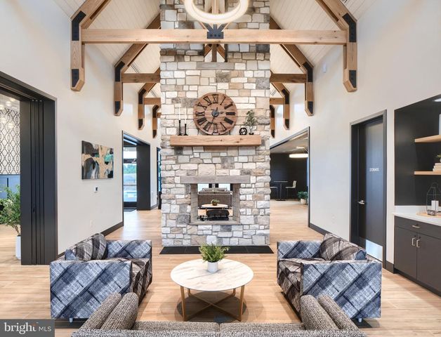 2221 BRENTFORD ST, Lancaster, PA 17601