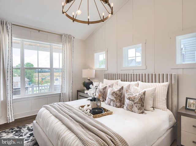 2221 BRENTFORD ST, Lancaster, PA 17601