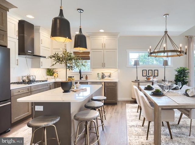 2221 BRENTFORD ST, Lancaster, PA 17601