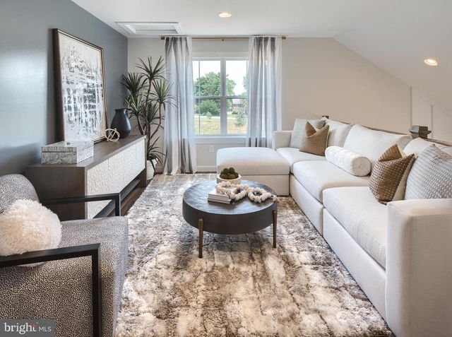 2221 BRENTFORD ST, Lancaster, PA 17601