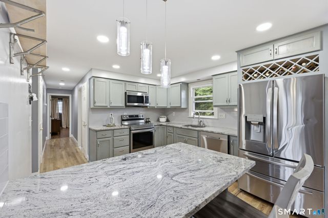 101 Abbey Lane, Windsor, CT 06095