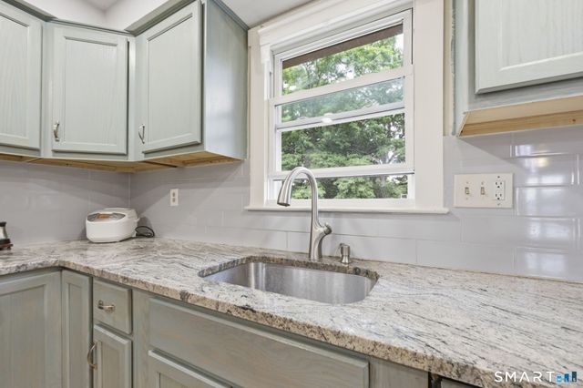 101 Abbey Lane, Windsor, CT 06095