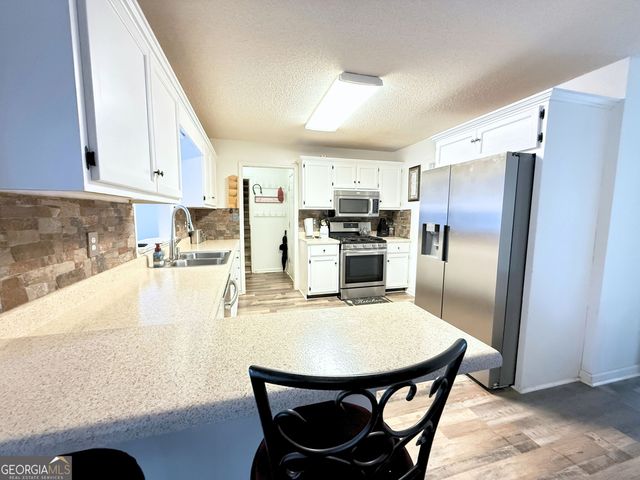 308 Regal Way E, Mcdonough, GA 30253