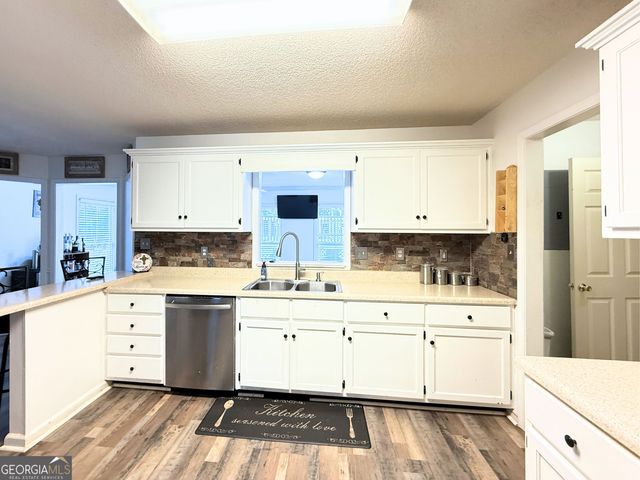 308 Regal Way E, Mcdonough, GA 30253
