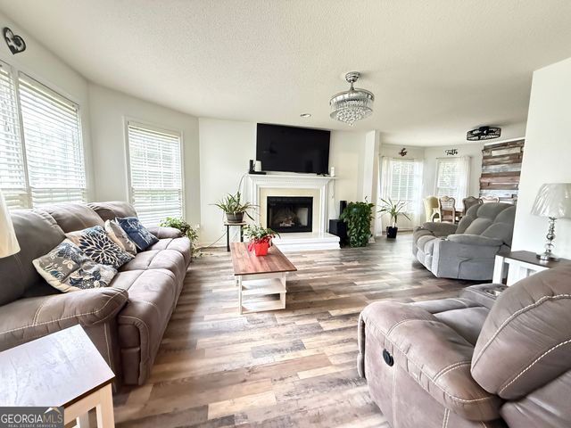 308 Regal Way E, Mcdonough, GA 30253