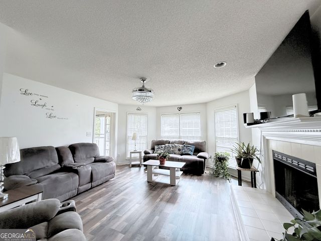 308 Regal Way E, Mcdonough, GA 30253