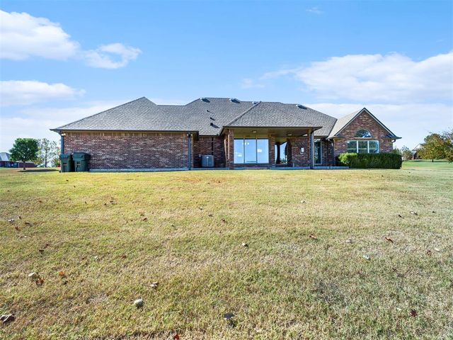 2521 Shoreline Drive, Norman, OK 73026