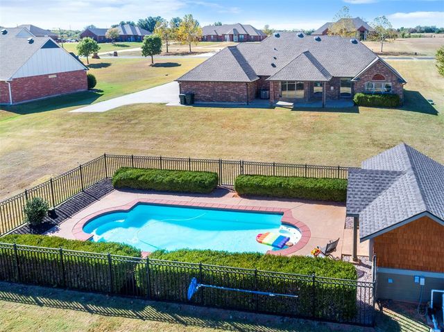 2521 Shoreline Drive, Norman, OK 73026