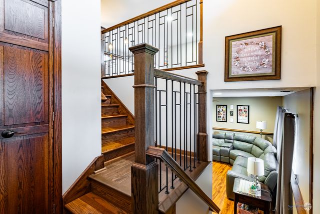 67 Kenilworth Avenue, Elk Grove Village, IL 60007