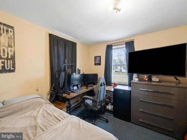 657 LEWISBERRY RD, New Cumberland, PA 17070