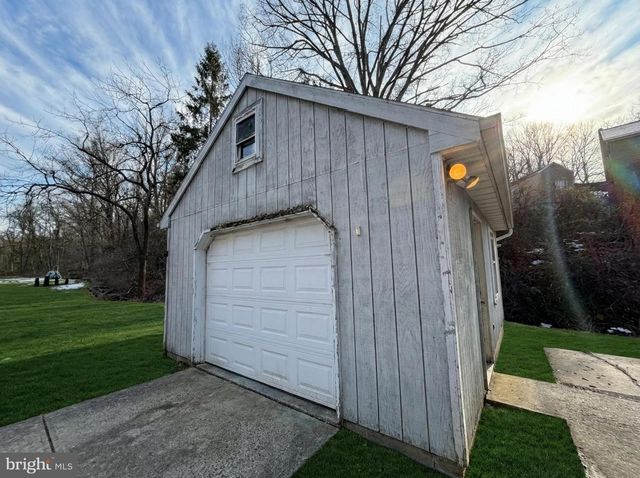 657 LEWISBERRY RD, New Cumberland, PA 17070