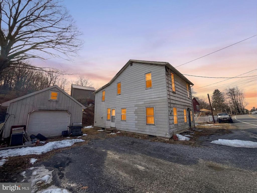 657 LEWISBERRY RD, New Cumberland, PA 17070