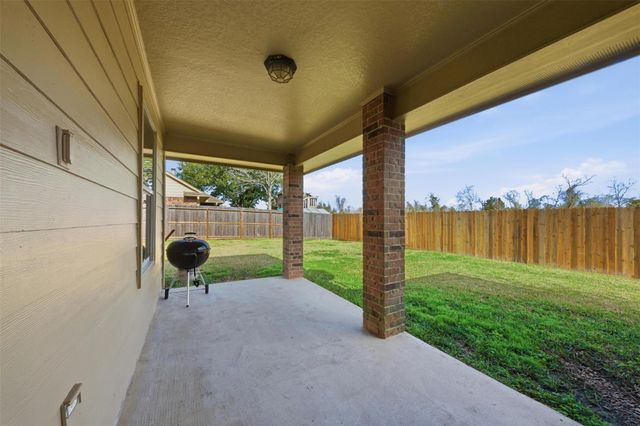 11806 Oregon Trail, Santa Fe, TX 77510