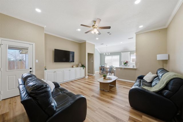 11806 Oregon Trail, Santa Fe, TX 77510