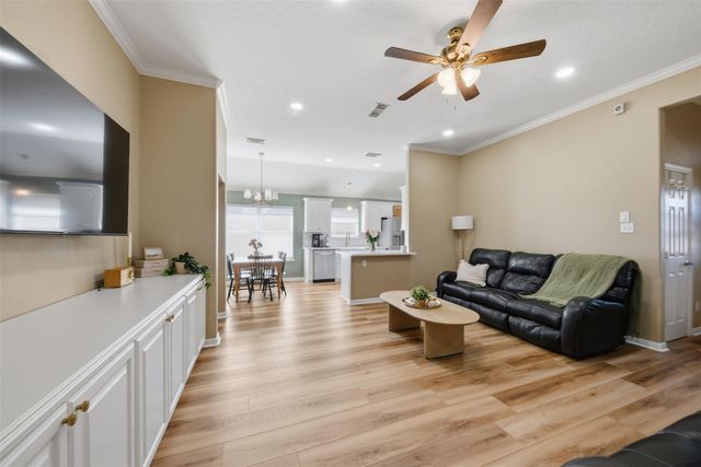 11806 Oregon Trail, Santa Fe, TX 77510